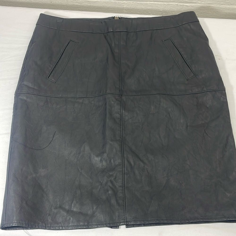 CAbi black faux leather pencil skirt sz 10